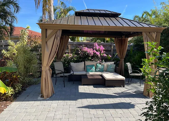 Your Tropical Paradise In Sarasota